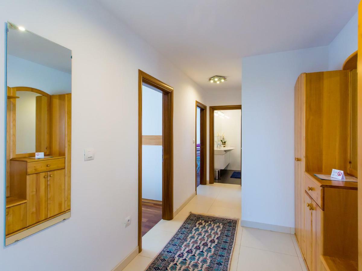 Apartment Maestral Пореч Экстерьер фото