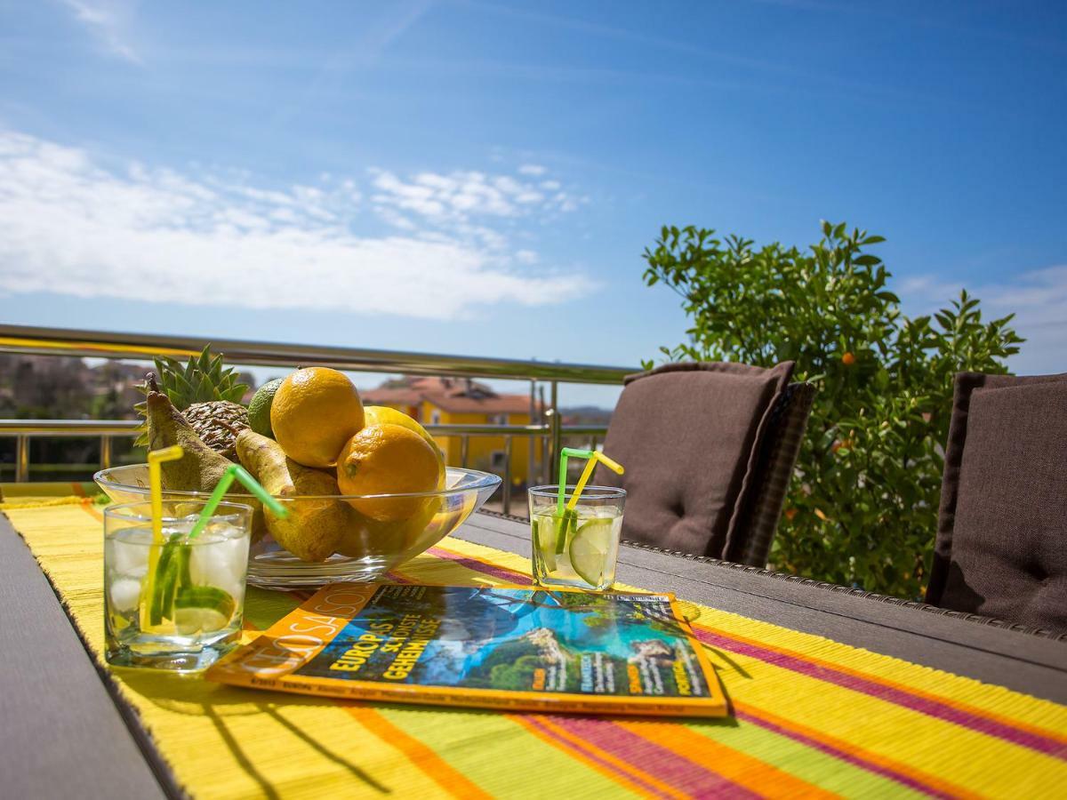 Apartment Maestral Пореч Экстерьер фото