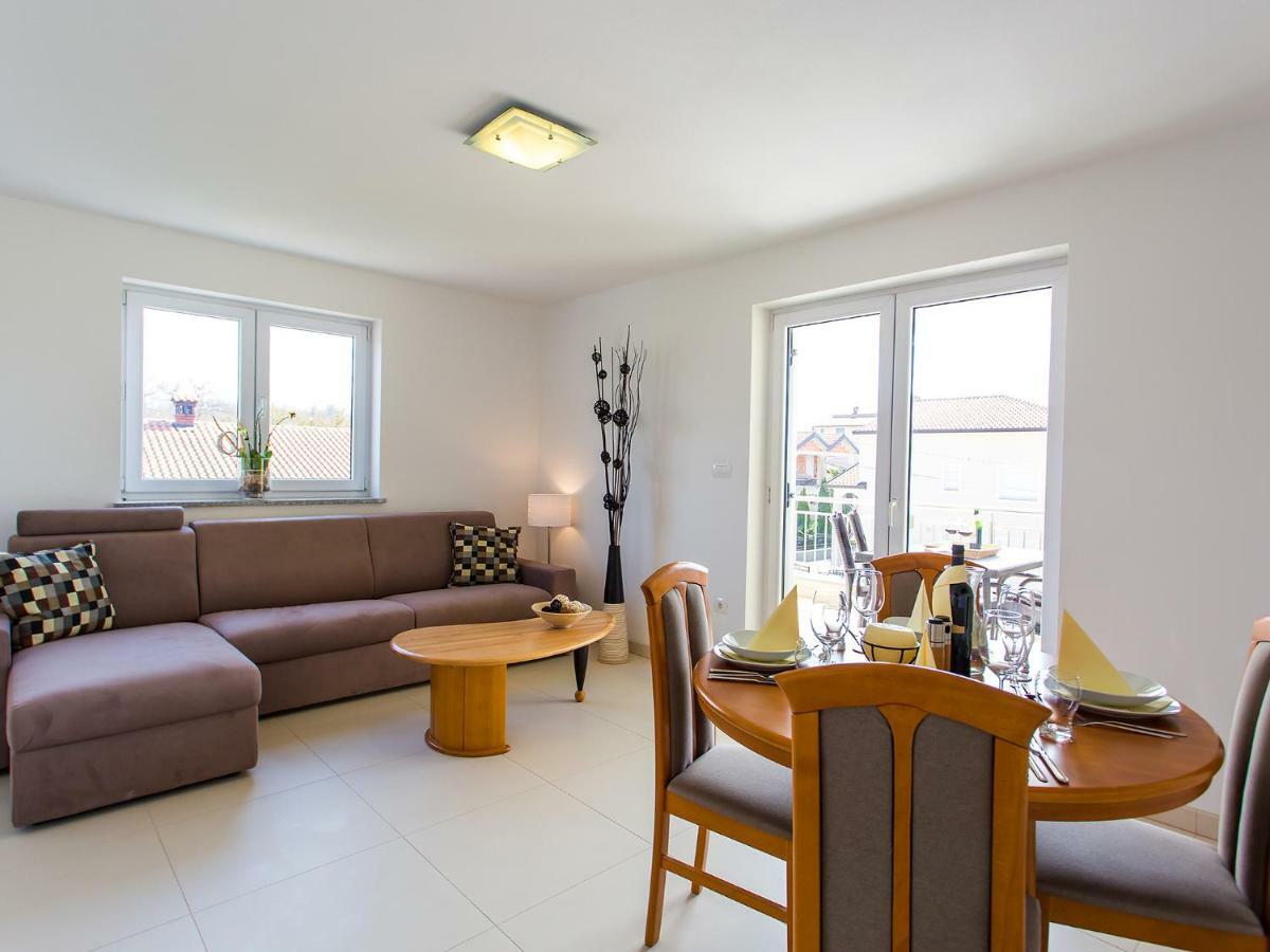 Apartment Maestral Пореч Экстерьер фото