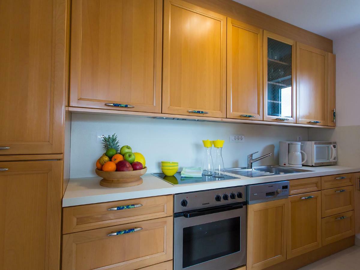 Apartment Maestral Пореч Экстерьер фото