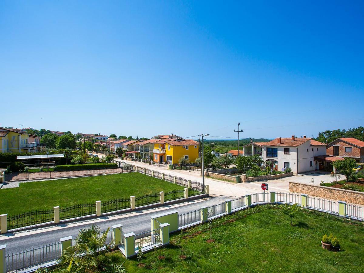 Apartment Maestral Пореч Экстерьер фото